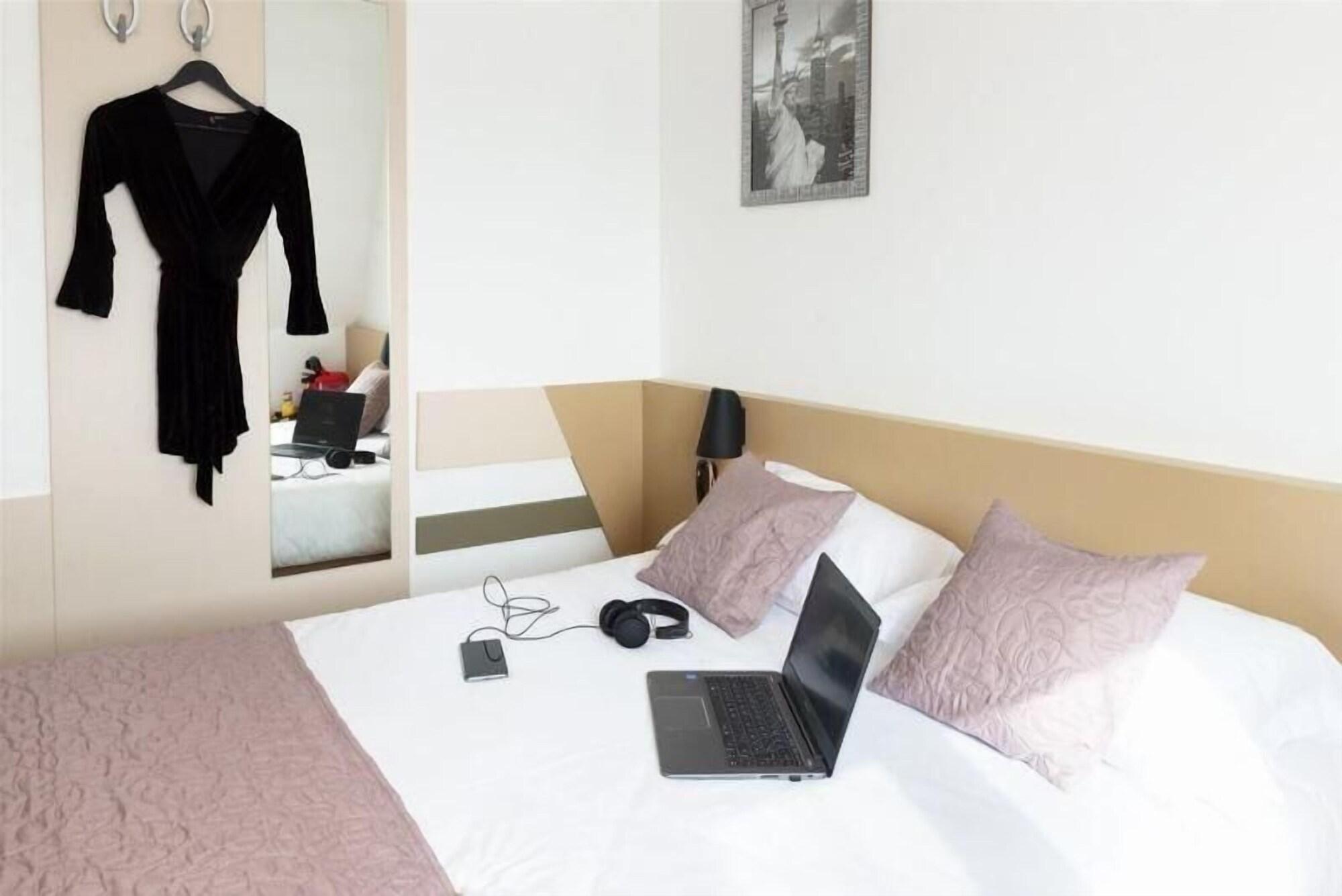 Le Saint Germain Hotel