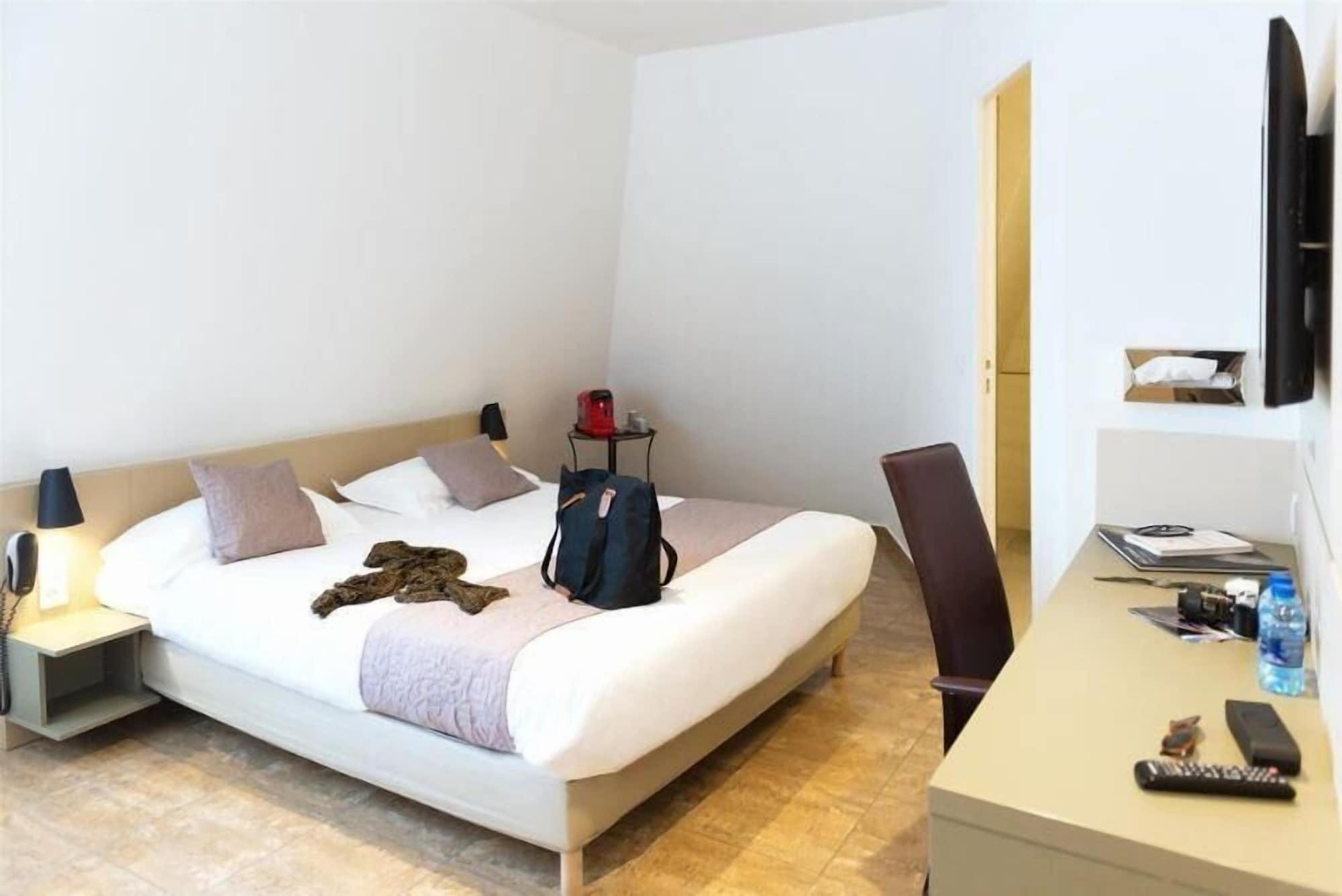 Le Saint Germain Hotel